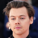 Harry Styles pojasnil svojo ženstveno izbiro oblačil