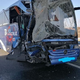 Na hrvaški avtocesti trčila avtobus in tovornjak, sedem oseb poškodovanih