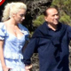 Silvio Berlusconi na Sardiniji uživa s 53 let mlajšo