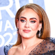 Adele: Nastopi v živo me prestrašijo in napolnijo z grozo