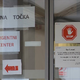 So strogi ukrepi v bolnišnicah po dveh letih epidemije še nujni?