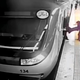 NAJSTNICA PO NASILJU S STRANI POLICIJE PRISTALA V KOMI: Razlog so bili njeni lasje (FOTO, VIDEO)