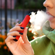Bodo elektronske cigarete, tobak za žvečenje in kadilnice kmalu prepovedane?