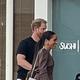 Harry in Meghan na zmenku v družbi zvezdniških prijateljev