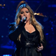 Kelly Clarkson s spremembo besedila preklela bivšega moža