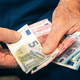 Predlog zakona o izrednem zvišanju pokojnin za koalicijo populističen
