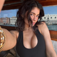 Kylie Jenner pri zahodnih sosedih z otrokoma uživa v 'sladkem življenju'