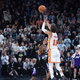 Trae Young s sredine igrišča ob zvoku sirene za zmago Atlante