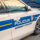 Bežali pred policijo, prebili cestninski zapornici, trčili v mrtvašnico