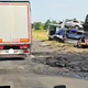 V hudi nesreči umrli dve osebi, v drugi 'zgrešil' parkirišče in trčil v izložbo