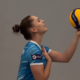 Slovenska odbojkarica med fotografiranjem zaplesala na hit Jana Plestenjaka