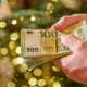 Obvezna božičnica: 319, 639 ali slabih 1300 evrov?