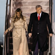 Melania Trump v Veliko Britanijo prispela v dolgem plašču in škornjih