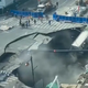 NENADOMA SE JE ODPRLA ZEMLJA: Prometno križišče pogoltnila velika luknja (VIDEO)