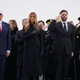 Trump in Melania na slovesnem sprejemu trupel padlih ameriških vojakov
