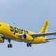 'Prva žrtev' vojne: Spirit Airlines odpovedal vse lete, ukinja poslovanje