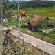 Družina na svoji zemlji zaradi daljnovoda ne more graditi