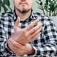 Revmatoidni artritis: 7 znakov, ki opozarjajo na resno tveganje