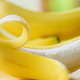 Bananin olupek je postavila v hladilnik in se poslovila od težave, ki pesti mnoge