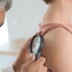 Najpogostejša vrsta raka prizadene vsako peto osebo: dermatologinja svetuje, kako jo prepoznati in kako preprečiti nastanek