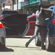 Video: V San Franciscu, kjer vlada epidemija opioidov, v avtomobile vlamljajo sredi belega dne kot po tekočem traku