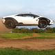 Kako se lamborghini huracan sterrato resnično odreže na 'off-road' terenu?