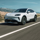 Električni cayenne zdaj tudi z zadkom v slogu 911-ke
