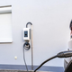 Počasno, neučinkovito, nevarno - pogosta napaka pri polnjenju električnega avtomobila. Jo delate tudi vi?