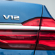 BMW ostaja zvest motorjem V12 še vsaj do 2023