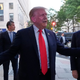 Koliko je Donald Trump obogatel v svojem prvem letu na položaju | Cekin.si