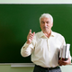 Univerzitetni profesor na fakulteti prirejal sprevržene orgije!