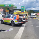 Po trku avta in motorista potrebno posredovanje helikopterja; gorski reševalcev rešili obviselo planinko