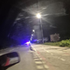 Huje poškodovan motorist v nočnem trku