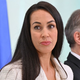 Tina Gaber na premieri predstave 'Nune pojejo' očarala z izbiro stajlinga - kaj je oblekla? (FOTO)