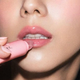 Diorjev Lip Glow Butter: nova obsesija za sijoče ustnice, katerega potrebujete v svoji torbici