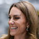 Kate Middleton navdušila z elegantnimi uhani, ki so v resnici cenovno dostopni in vemo, kje jih kupiti