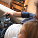 (IZ REVIJE) 'Netflix varanje' lahko uniči tvoje razmerje, lahko pa ga tudi močno preoblikuje