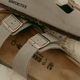Si boste letos privoščile sandale Birkenstock? Simbol na podplatu vam bo olajšal izbiro