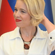 Urška Klakočar Zupančič spremenila pričesko, a zdaj vsi gledajo le to (FOTO)