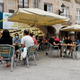 Lastniku restavracije je prekipelo, začel je kričati na skupino turistov: "Poberite se"