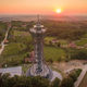 (Nedeljski dnevnik) Eifflov stolp nad vinogradi
