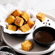 Recept 411: Cimetovi ocvrtki s čokoladno pomako