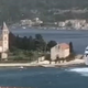 #video Pri Visu trajekt Jadrolinije zaradi močnega vetra skoraj vrglo na obalo