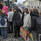 (Nedeljski dnevnik) #reportaža Javni prevoz: brez rezervacij, zgolj gotovina in prevozna revščina