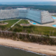 Poljski megalomanski hotel: bo vplival tudi na obisk turistov pri nas?