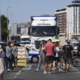 Sprememba protestov z blokadami tu in tam