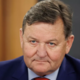 Minister Jevšek gradil na črno?