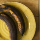 Vam banane poleti prehitro zgnijejo? Razkrivamo enostaven trik za daljšo obstojnost