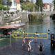 Ljubljanica postala parket za odbojkarske dvoboje in zabave