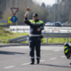 Ankaran: tepel partnerko, prehiteval v škarje in zbežal pred policijo